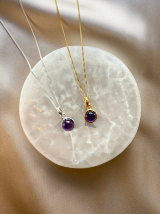 AMETHYST CRYSTAL NECKLACE - ROUND PENDANT Necklace The Crystal Avenues