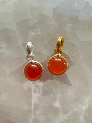 CARNELIAN CRYSTAL NECKLACE - ROUND PENDANT Necklace The Crystal Avenues