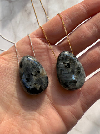 CRYSTAL NECKLACE - LARVIKITE Necklace The Crystal Avenues