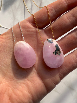 CRYSTAL NECKLACE - PINK ARAGONIT Necklace The Crystal Avenues