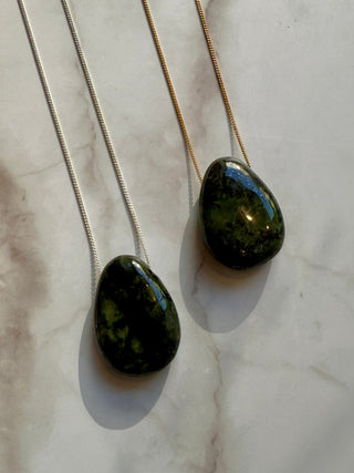 CRYSTAL NECKLACE - SERPENTINE Necklace The Crystal Avenues