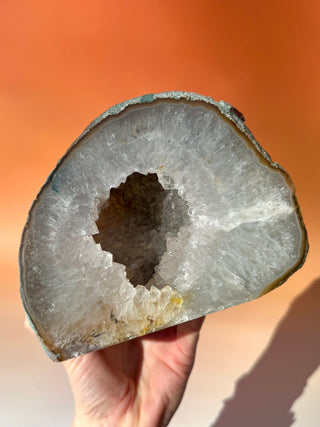 DRUZY AGATE CUT BASE (C) The Crystal Avenues