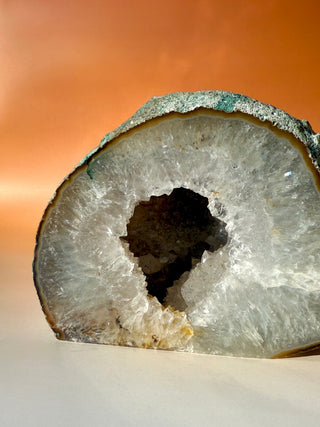 DRUZY AGATE CUT BASE (C) The Crystal Avenues