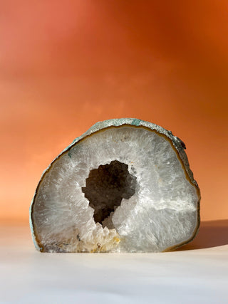DRUZY AGATE CUT BASE (C) The Crystal Avenues