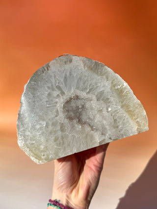 DRUZY AGATE CUT BASE (D) The Crystal Avenues