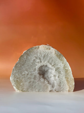 DRUZY AGATE CUT BASE (D) The Crystal Avenues