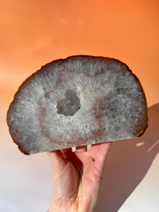 DRUZY AGATE CUT BASE (F) The Crystal Avenues