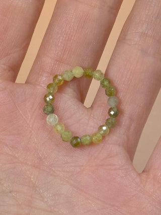 GREEN GARNET - CRYSTAL STRETCH RING WITH FACETED BEADS Bracelet The Crystal Avenues