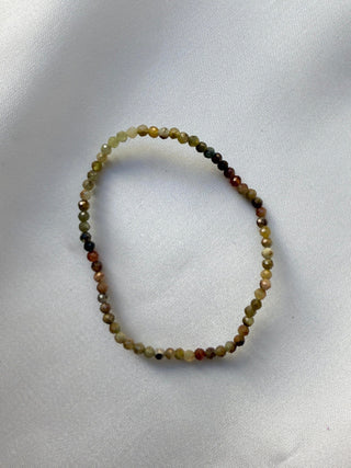 GREEN GARNET FACET STRETCH BRACELET Bracelet The Crystal Avenues