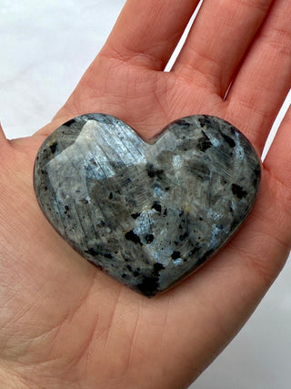 LARVIKITE HEART (5) Heart The Crystal Avenues