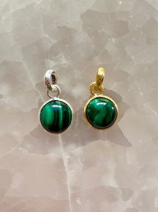 MALACHITE CRYSTAL NECKLACE - ROUND PENDANT Necklace The Crystal Avenues