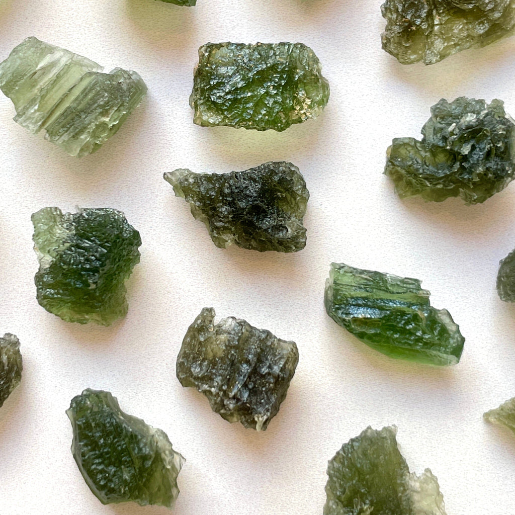 MOLDAVITE A QUALITY – The Crystal Avenues