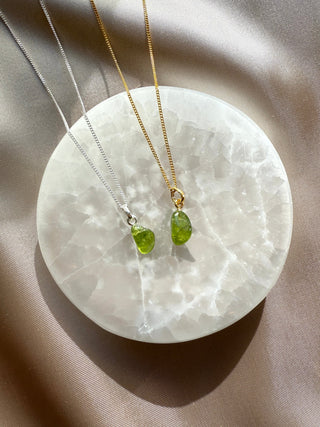 PERIDOT CRYSTAL NECKLACE - 'NUGGET' PENDANT Necklace The Crystal Avenues