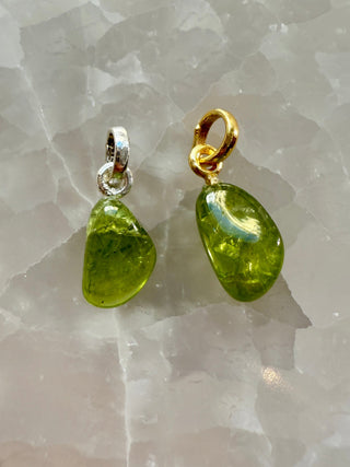 PERIDOT CRYSTAL NECKLACE - 'NUGGET' PENDANT Necklace The Crystal Avenues