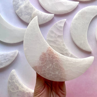 SELENITE CHARGING PLATE (MOON) The Crystal Avenues