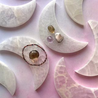 SELENITE CHARGING PLATE (MOON) The Crystal Avenues