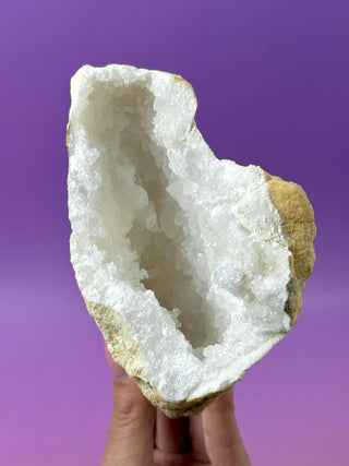 WHITE QUARTZ HALF GEODE (1) The Crystal Avenues