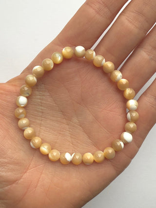 YELLOW TROCHIDAE SHELL BRACELET Bracelet The Crystal Avenues