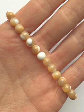 YELLOW TROCHIDAE SHELL BRACELET Bracelet The Crystal Avenues