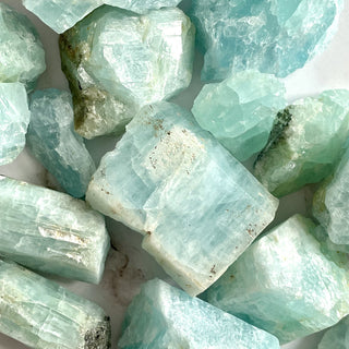 AQUAMARINE RAW The Crystal Avenues