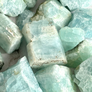 AQUAMARINE RAW The Crystal Avenues