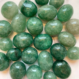 GREEN QUARTZ TUMBLE STONE tumble stone The Crystal Avenues