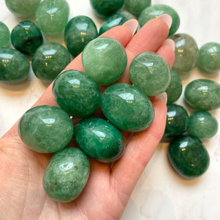 GREEN QUARTZ TUMBLE STONE tumble stone The Crystal Avenues