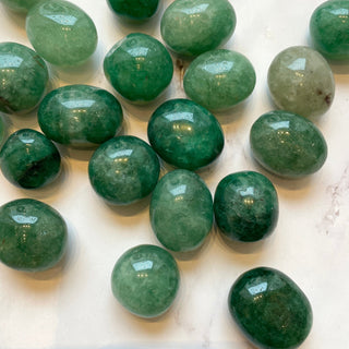 GREEN QUARTZ TUMBLE STONE tumble stone The Crystal Avenues