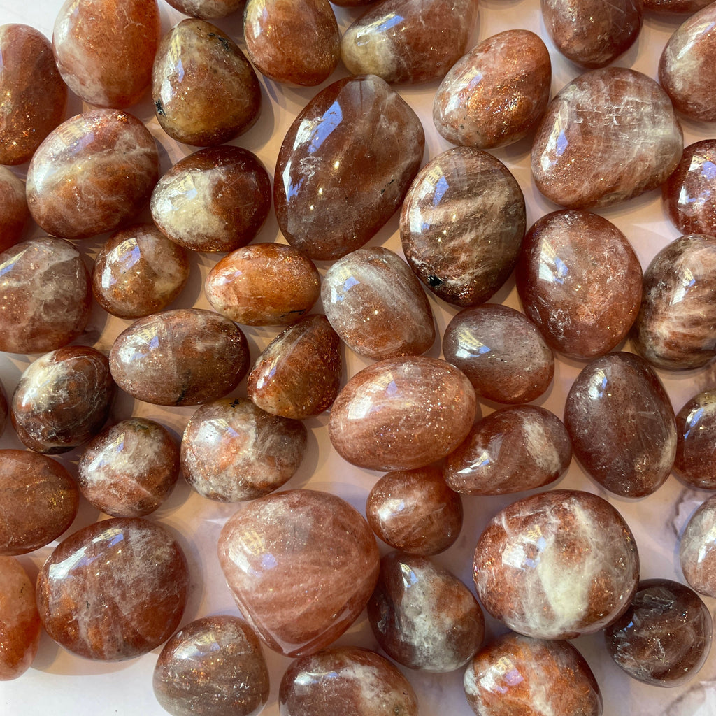 MOONSTONE W. SUNSTONE TUMBLE STONE – The Crystal Avenues