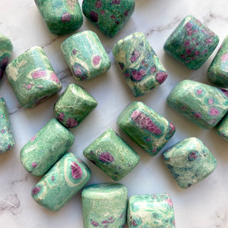 RUBY FUCHSITE TUMBLE STONE Bracelet The Crystal Avenues
