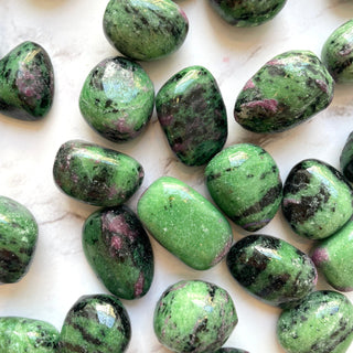 RUBY ZOISITE TUMBLE STONE tumble stone The Crystal Avenues