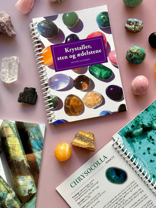 24 DAY CRYSTAL CALENDAR + BOOK 2026 The Crystal Avenues 