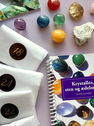 24 DAY CRYSTAL CALENDAR + BOOK 2026 The Crystal Avenues 
