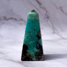 Indlæs billede til gallerivisning AMAZONITE OBELISK (3) tumble stone The Crystal Avenues 
