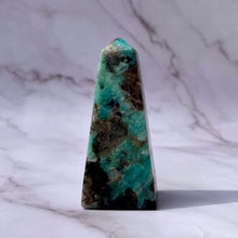 Indlæs billede til gallerivisning AMAZONITE OBELISK (3) tumble stone The Crystal Avenues 
