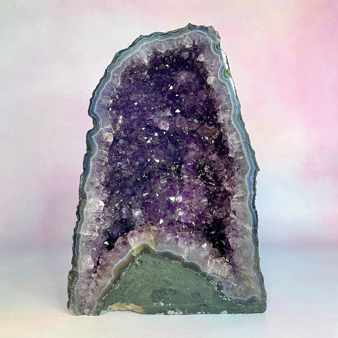 AMETHYST CATHEDRAL - 4.9KG (3) Druze The Crystal Avenues 