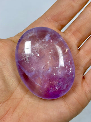 AMETHYST PALM STONE - EXCLUSIVE QUALITY (1) Palm stone The Crystal Avenues 