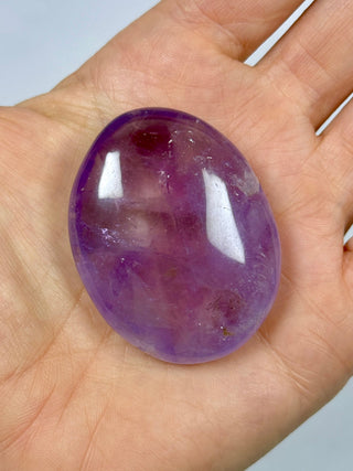 AMETHYST PALM STONE - EXCLUSIVE QUALITY (4) Palm stone The Crystal Avenues 