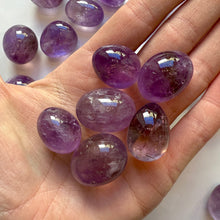 Indlæs billede til gallerivisning AMETHYST TUMBLE STONE - EXTRA HIGH QUALITY Tumble stone The Crystal Avenues 
