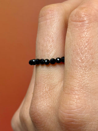 BLACK TOURMALINE - CRYSTAL STRETCH RING WITH FACETED BEADS Bracelet The Crystal Avenues 