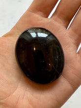 Indlæs billede til gallerivisning BLACK TOURMALINE PALM STONE (6) tumble stone The Crystal Avenues 
