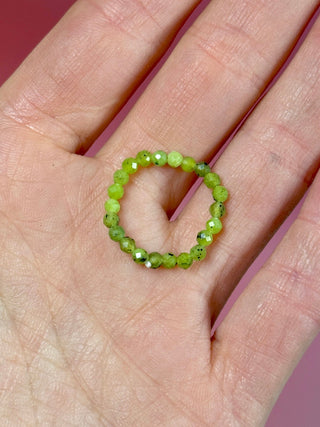 CANADIAN JADE - CRYSTAL STRETCH RING WITH FACETED BEADS Bracelet The Crystal Avenues 