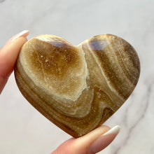 Indlæs billede til gallerivisning CHOCOLATE CALCITE HEART (4) Palmstone The Crystal Avenues 
