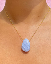 Indlæs billede til gallerivisning CRYSTAL NECKLACE - BLUE LACE AGATE Necklace The Crystal Avenues 
