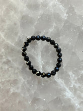 Indlæs billede til gallerivisning CRYSTAL STRETCH RINGS WITH FACETED BEADS Bracelet The Crystal Avenues Black Tourmaline - Medium: 6 cm 
