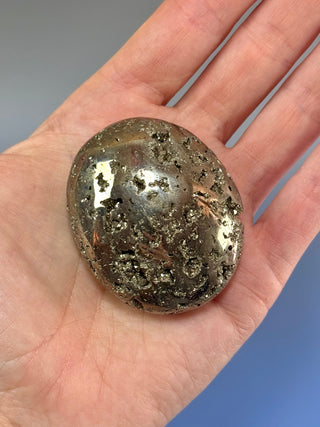 DRUZY PYRITE PALM STONE (2) Palm stone The Crystal Avenues 