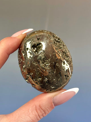 DRUZY PYRITE PALM STONE (2) Palm stone The Crystal Avenues 