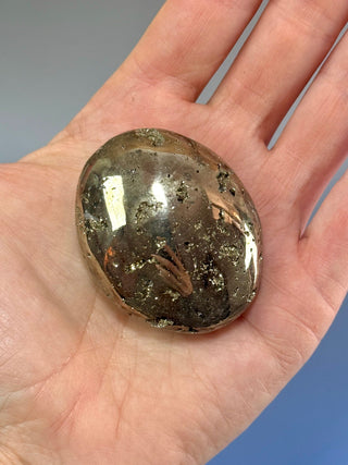 DRUZY PYRITE PALM STONE (4) Palm stone The Crystal Avenues 