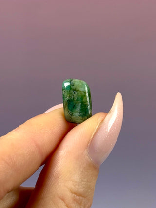 EMERALD (5) tumble stone The Crystal Avenues 