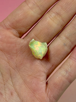 ETHIOPIAN OPAL - EXCLUSIVE QUALITY (Æ) The Crystal Avenues 